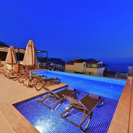 Modern 4 Bedroom Villa With Sea Views & Salt-Water Pool